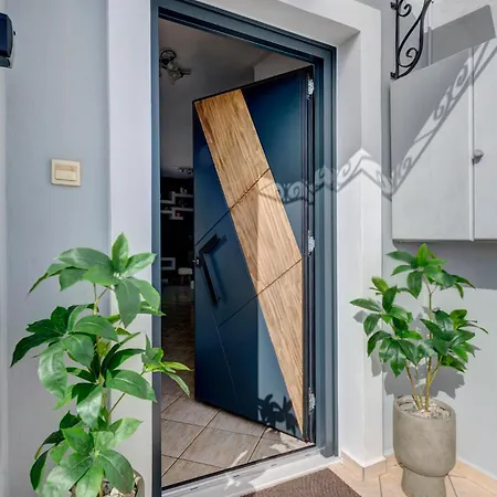 Semesterbostad Elysia House *